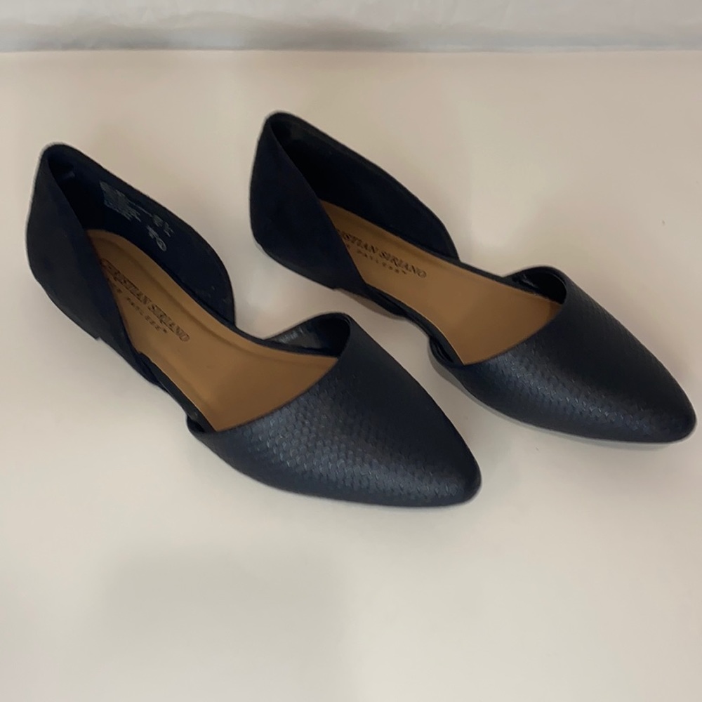 Brand Christian Siriano. Size 6. Color black. Casual sandals.